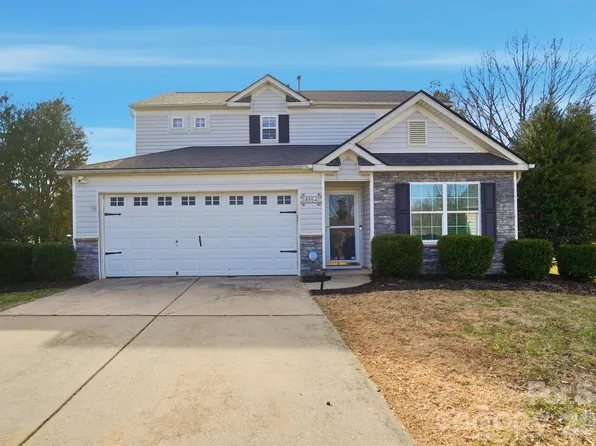 8854 Laurel Run Dr, Charlotte, NC 28269