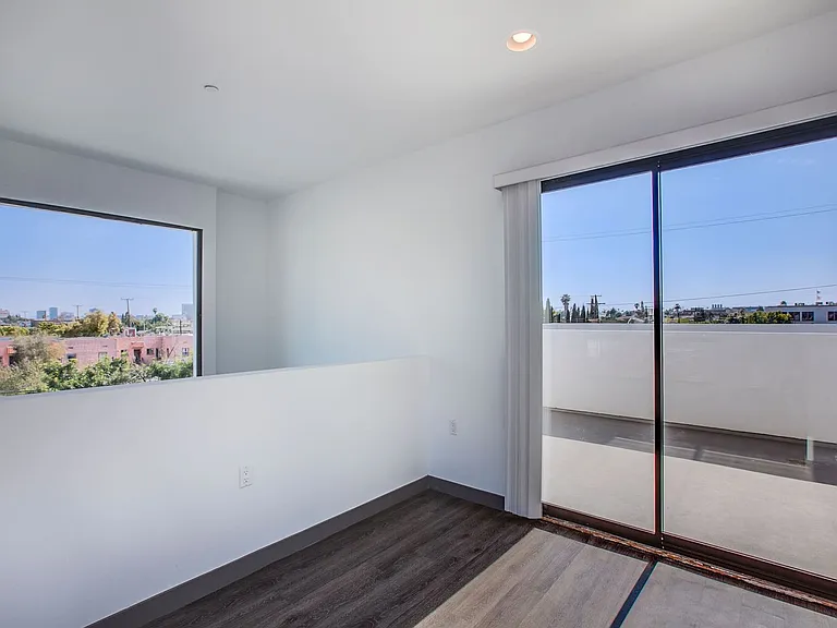 4255 Lockwood Ave — Photo 14