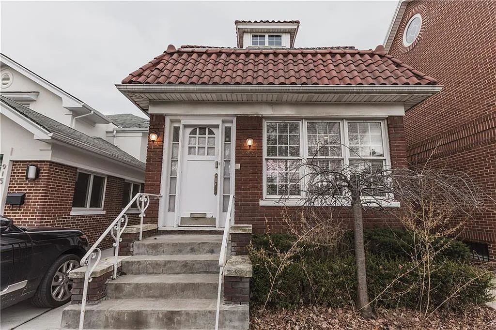 917 Avenue I photo 1