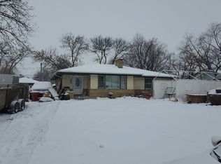 3025 Quarles Rd, Brooklyn Center, MN 55429