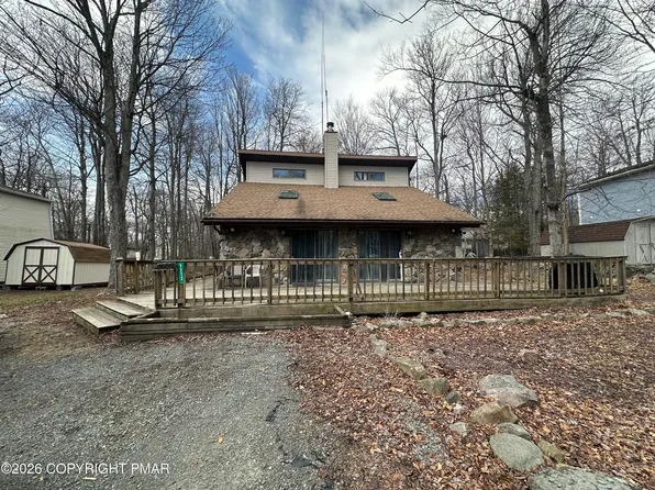 7272 Long Pine Dr, Tobyhanna, PA 18466