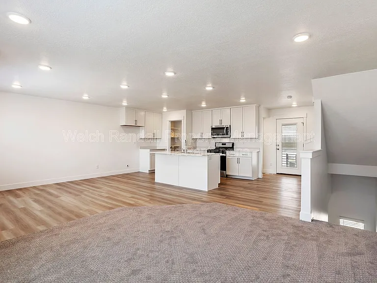 3102 N 1600 E — Photo 3