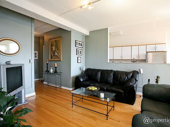 Living Room/Dining Room