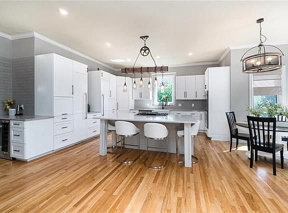 5th image of 16404 Rosewood St