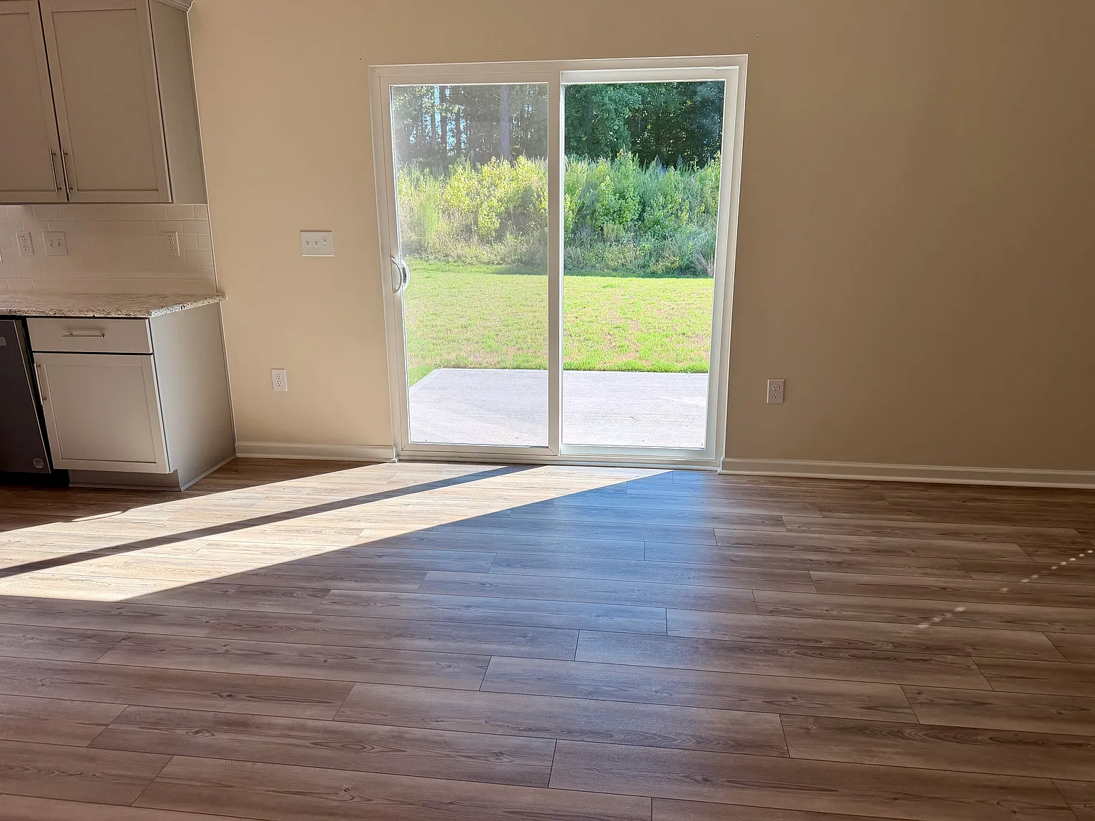 3 bed, 2083 sqft, $2,199 — Photo 4