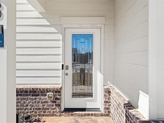 4th image of 60 Cottontail Ln