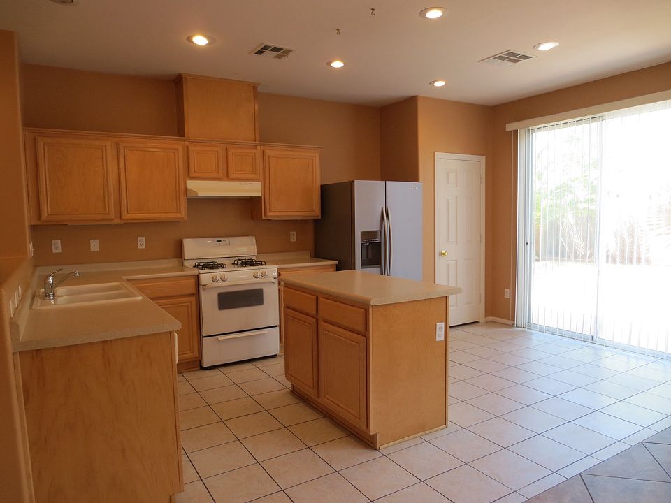 1st image of 3552 Famiglia Dr