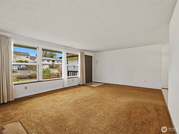 3rd image of 14055 SE 202nd Street