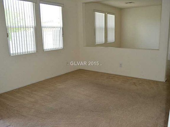 4th image of 9513 W Gilmore Ave