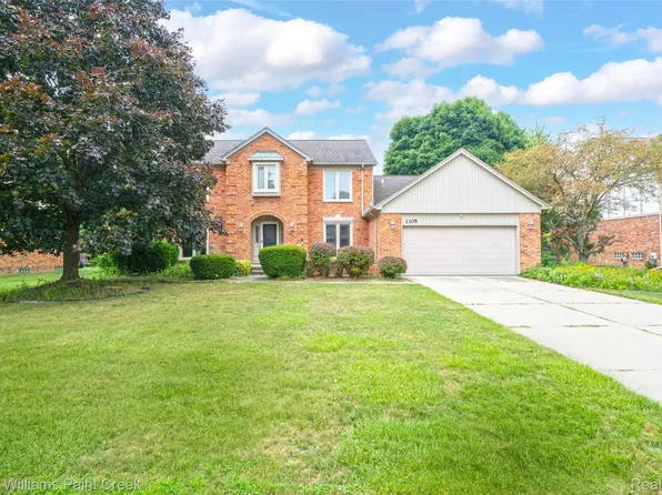 1105 Byron Dr, Troy, MI 48098