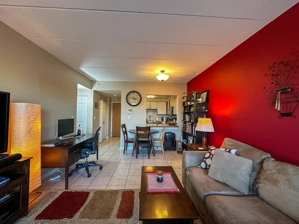 170 Gore St APT 409, Cambridge, MA 02141