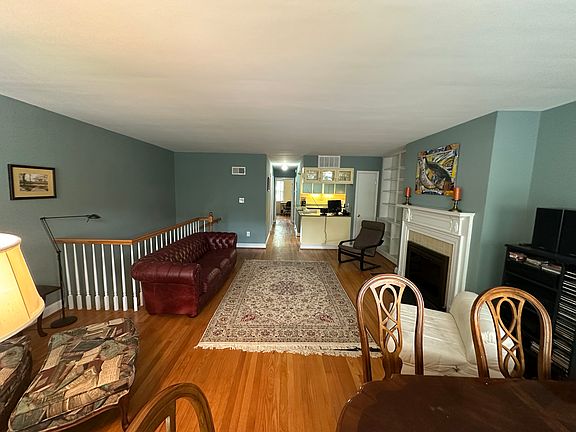 5th image of 510 6th St SE #B