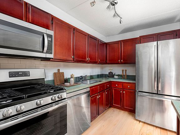 3rd image of 421 E 158th St Floor 1