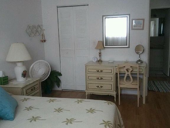 3rd image of 6025 Shore Blvd S APT 111