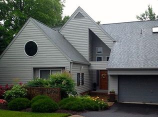 11573 Greenwich Point Rd, Reston, VA 20194