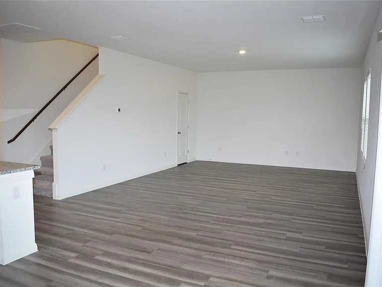 431 Robins Nest Ln — Photo 12
