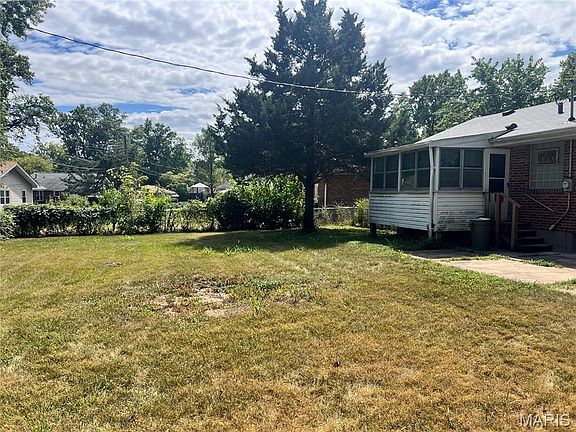 3rd image of 9632 Cutler Dr