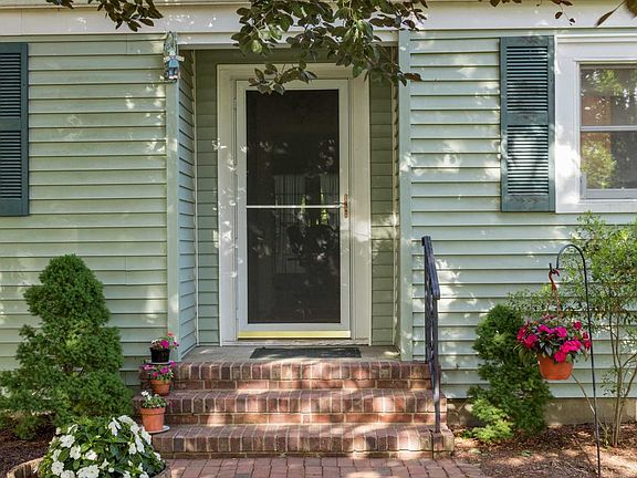2nd image of 149 Pine St