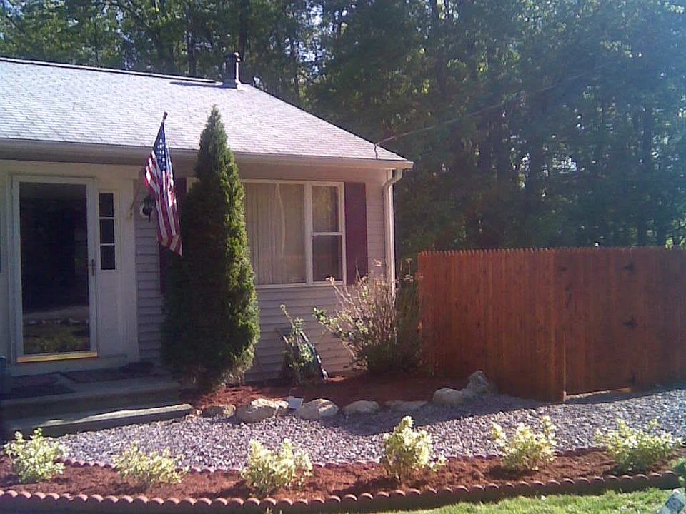 2nd image of 18 Congdon St