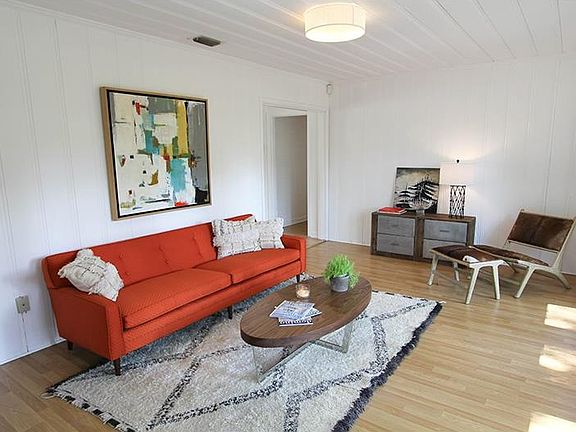 5th image of 3407 S Gardenia Ave