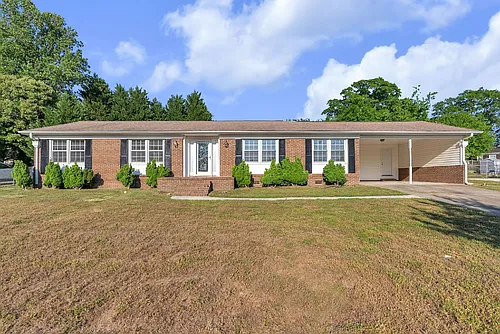 4 Dickens Ln Photo 1
