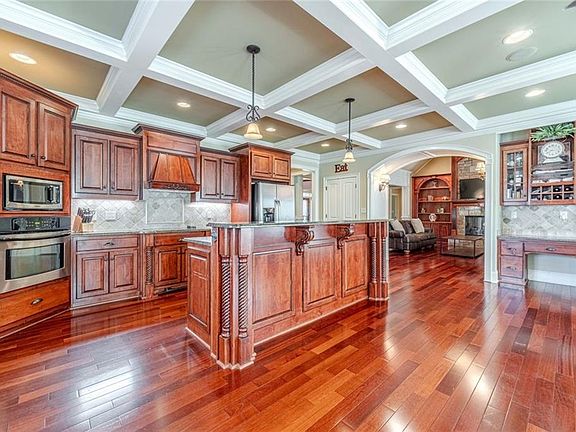 5th image of 2124 Stonegate Way