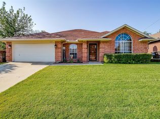 5645 Springtide Dr, Fort Worth, TX 76135