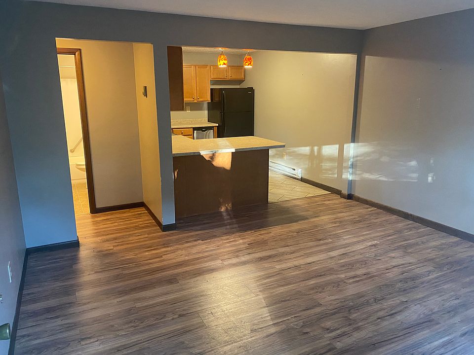 Apt 7 - $900 From the front door, walk straight into the living room, then into the kitchen.