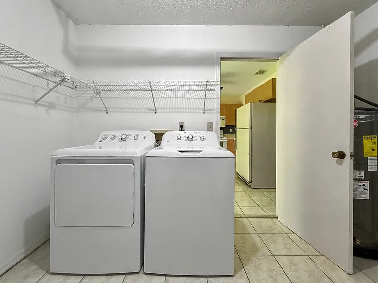 1750 Atrium Dr — Photo 10