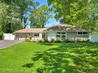 61 Buckeye Rd, Glen Cove, NY 11542