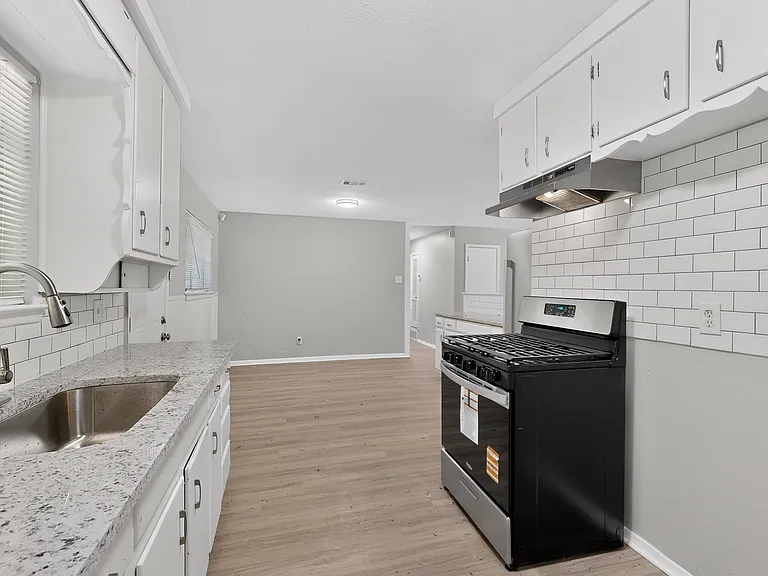 6601 Avalon Dr — Photo 30
