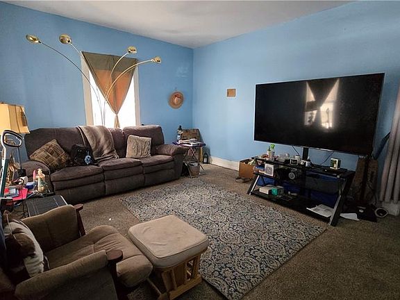 5th image of 909 Randolph St