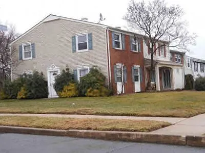 3 bed, 2.5 bath, 1395 sqft, $2,600 — Photo 2