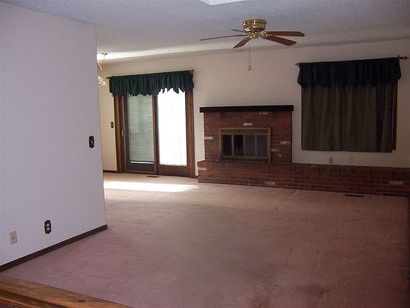 5th image of 1809 Fairway Dr