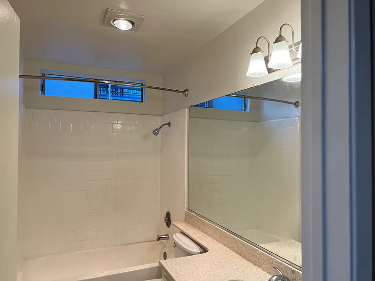 11045 Camarillo St — Photo 12