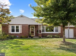 721 Edgewood Rd, Riegelsville, PA 18077