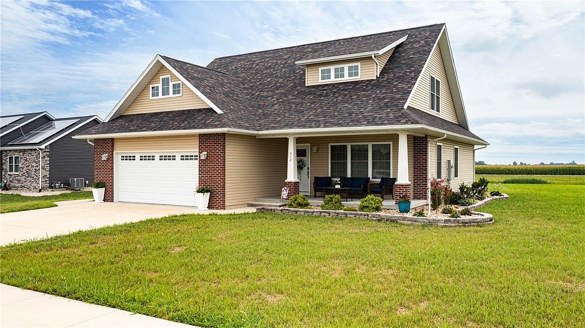 512 S John St, Teutopolis, IL 62467 | Zillow