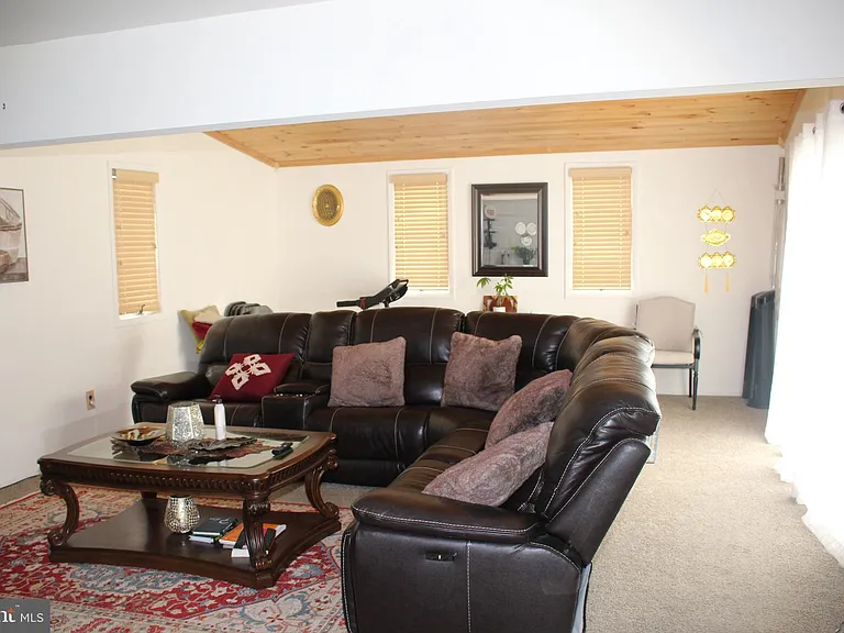 219 Meadow Dr — Photo 31
