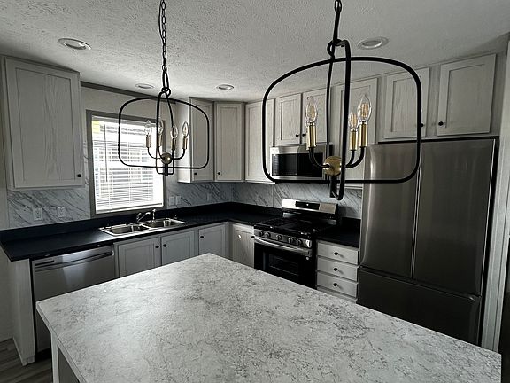 2nd image of 10406 Middle Ln