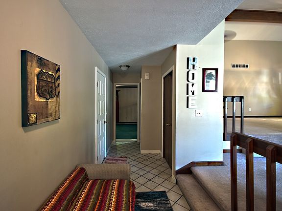 2nd image of 2213 Trailridge S