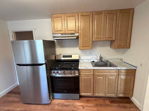 2nd image of 8108 Greenwood Ave