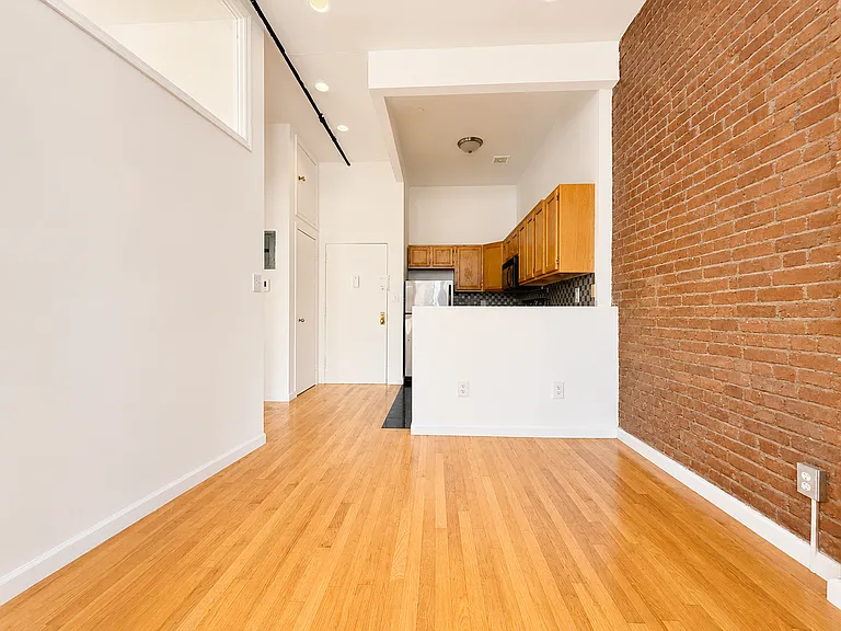 2117 3rd Ave #2B — Photo 8