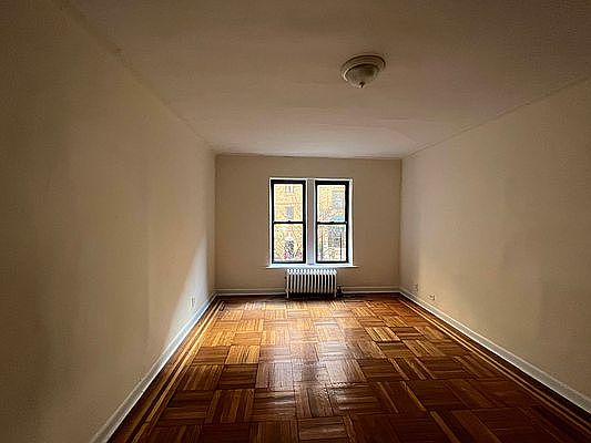 3rd image of 25 Seaman Ave #1C
