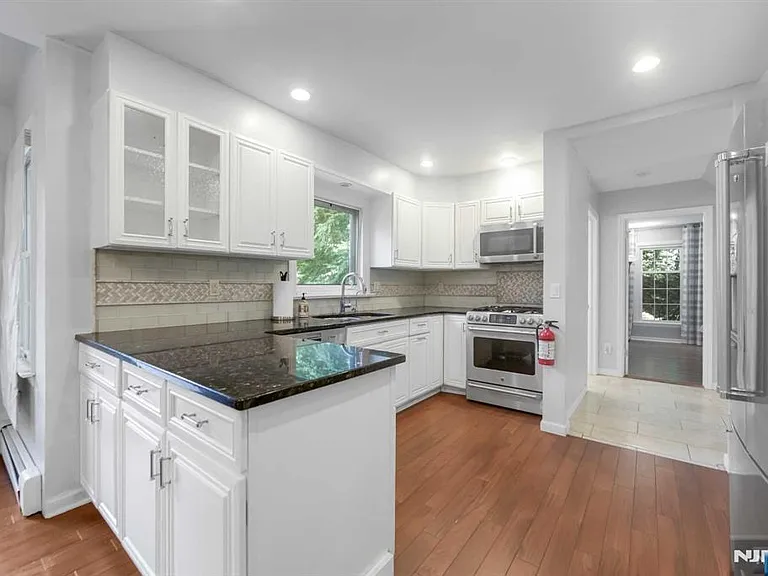 5 Monroe Dr — Photo 12