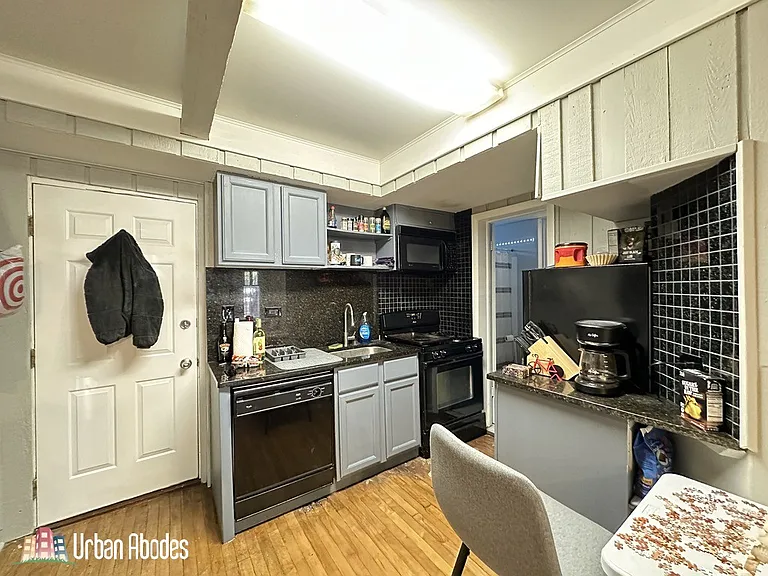 2141 W Webster Ave #BF — Photo 9