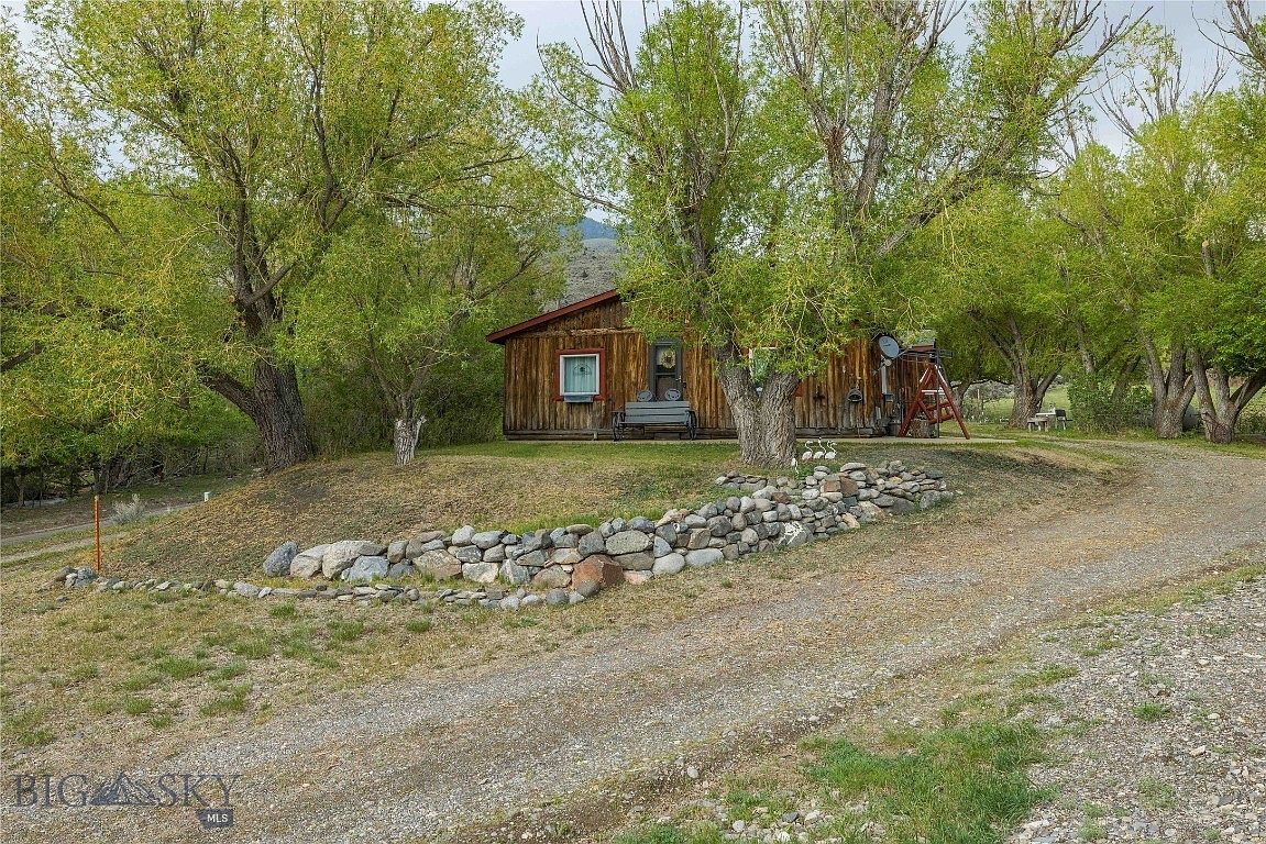 4 Cedar Creek Rd, Gardiner, MT 59030 MLS 382491 Zillow