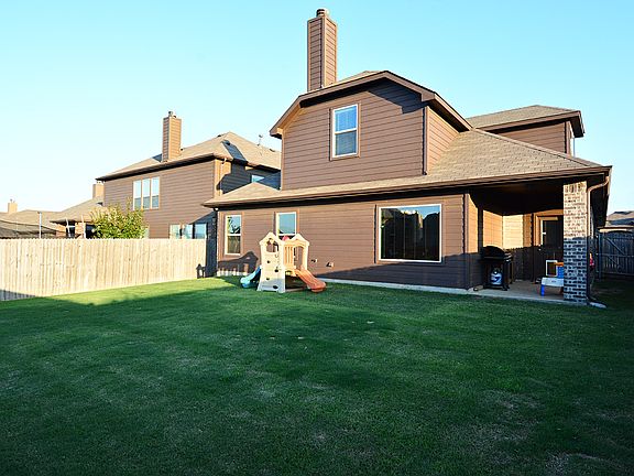 4th image of 3033 Beaver Creek Dr