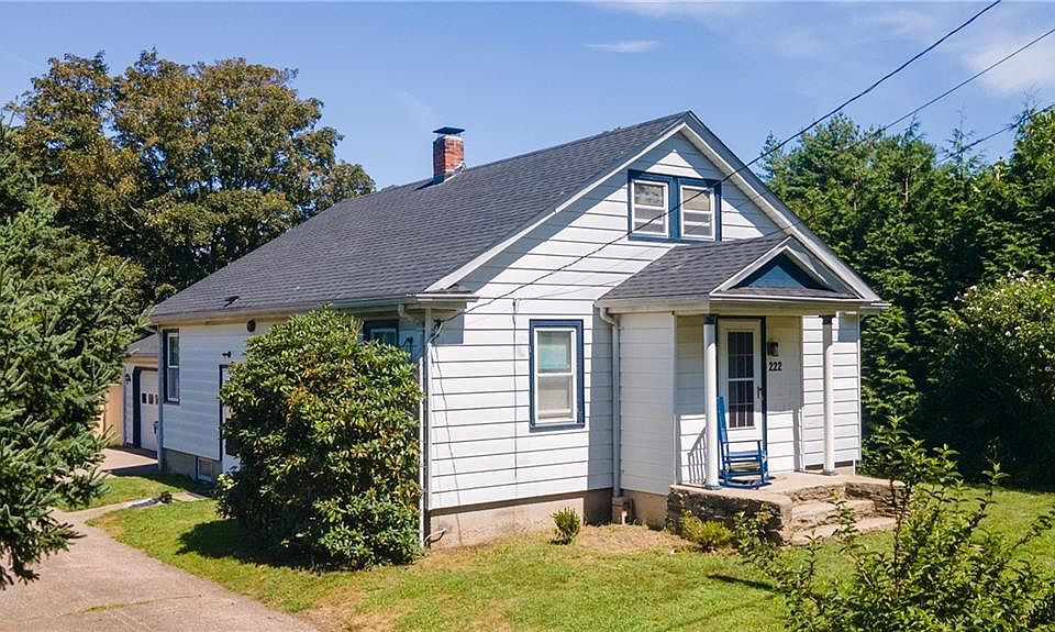 1st image of 222 Peckham Ave