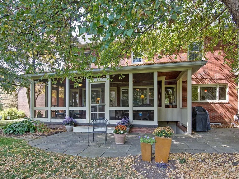 6609 Jefferson Blvd — Photo 3