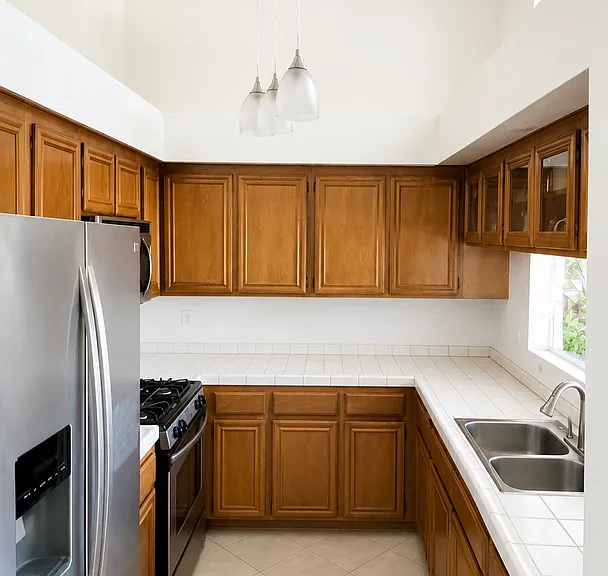 825 Warwick Ave — Photo 4